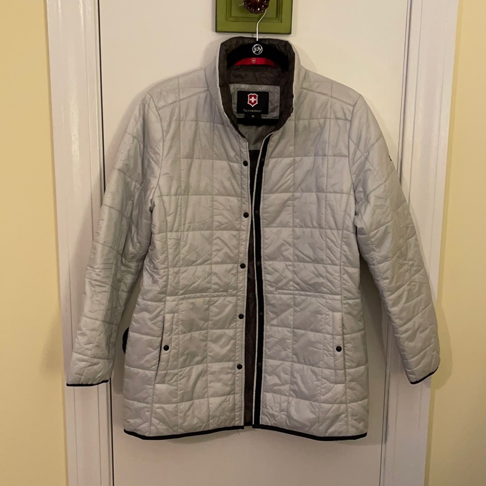 Victorinox puffer coat size sweater size M